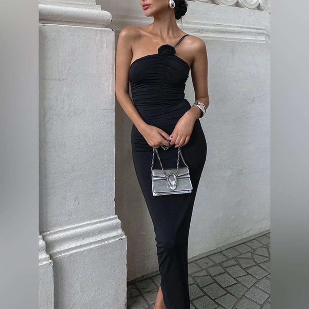 Commense Black One-Shoulder Ruched Midi Dress